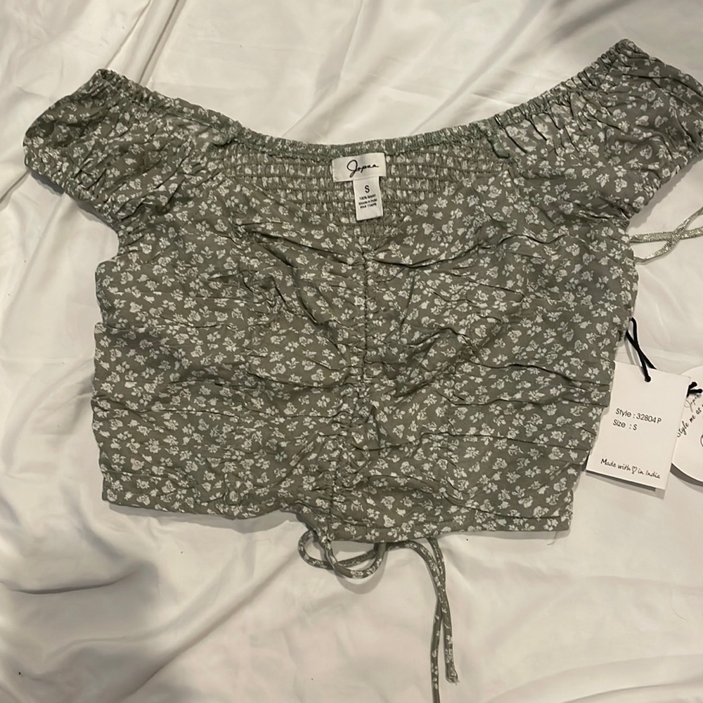 NO TAGS Green floral crop top. Never worn